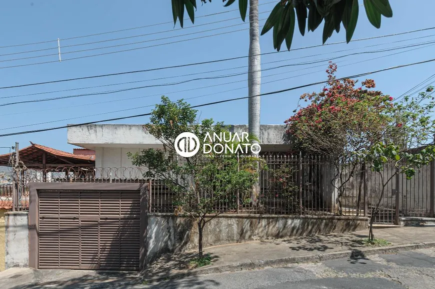 Foto 1 de Casa com 3 Quartos à venda, 281m² em Sagrada Família, Belo Horizonte