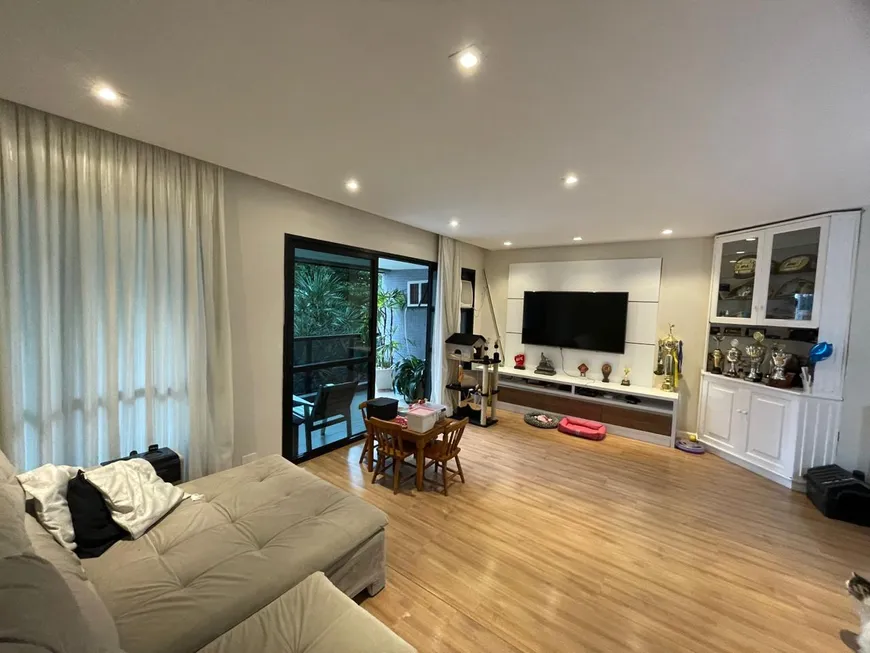 Foto 1 de Apartamento com 4 Quartos à venda, 143m² em Barra da Tijuca, Rio de Janeiro