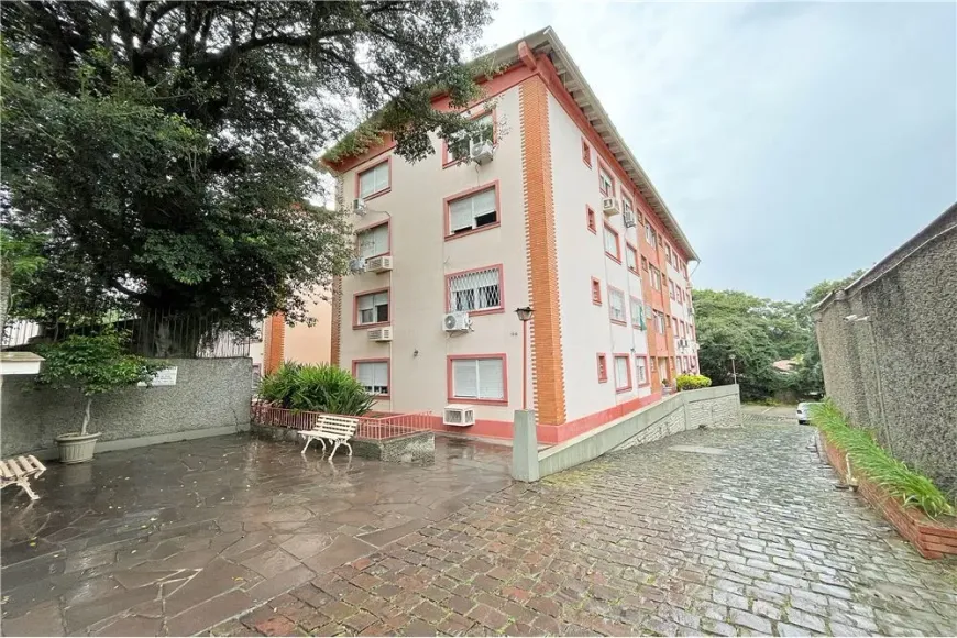 Foto 1 de Apartamento com 2 Quartos à venda, 57m² em Teresópolis, Porto Alegre