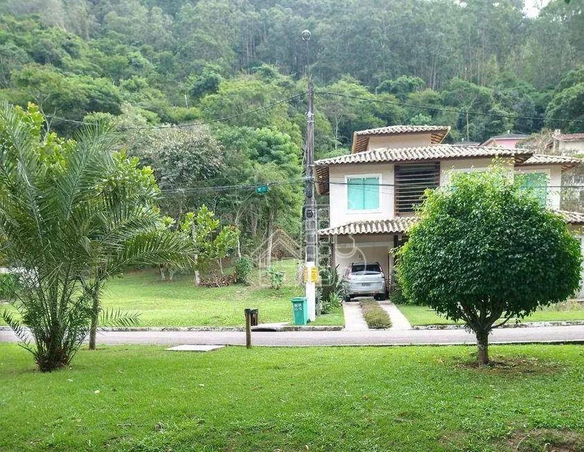 Foto 1 de Lote/Terreno à venda, 357m² em Pendotiba, Niterói