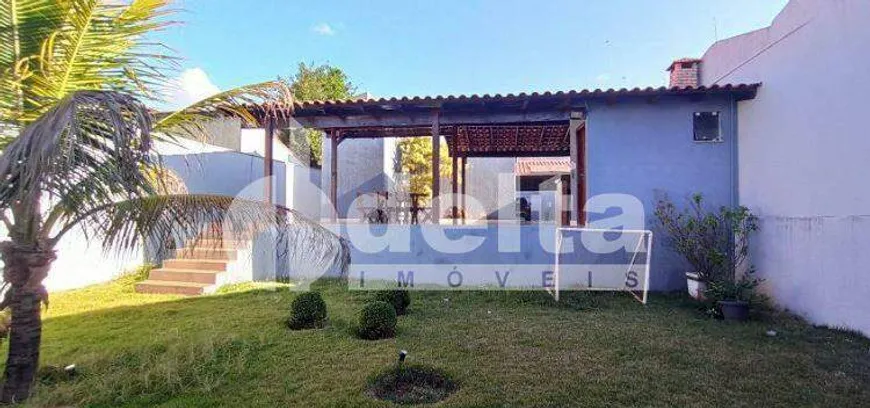 Foto 1 de Casa com 3 Quartos à venda, 239m² em Alto Umuarama, Uberlândia