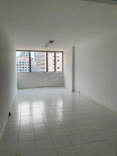 Foto 1 de Sala Comercial com 1 Quarto para venda ou aluguel, 33m² em Centro, Curitiba