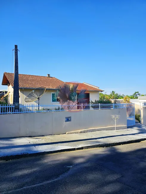 Foto 1 de Casa com 3 Quartos à venda, 90m² em Petrópolis, Joinville