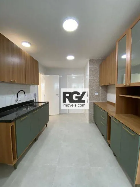 Foto 1 de Apartamento com 4 Quartos para alugar, 150m² em Boqueirão, Santos