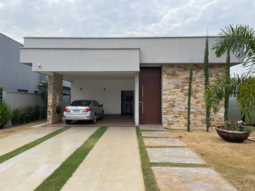 Foto 1 de Casa de Condomínio com 4 Quartos à venda, 260m² em Residencial Goiânia Golfe Clube, Goiânia