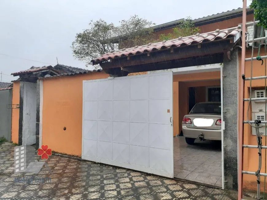 Foto 1 de Sobrado com 4 Quartos à venda, 213m² em Centro, Ubatuba