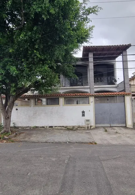 Foto 1 de Casa com 4 Quartos à venda, 450m² em Bangu, Rio de Janeiro