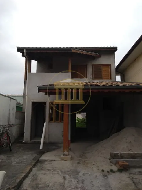 Foto 1 de Casa com 3 Quartos à venda, 155m² em Centro, Pindamonhangaba