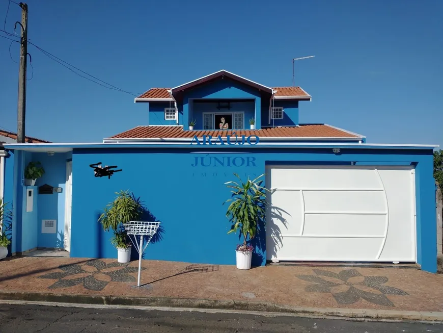 Foto 1 de Sobrado com 3 Quartos à venda, 320m² em Vila Santa Maria, Americana