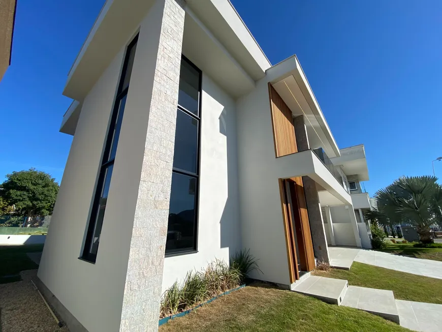 Foto 1 de Casa de Condomínio com 4 Quartos à venda, 270m² em São João do Rio Vermelho, Florianópolis