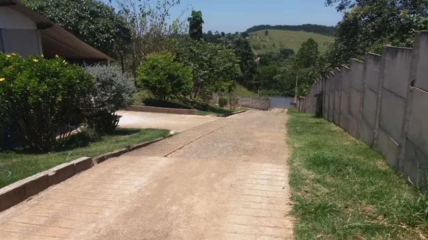 Foto 1 de Fazenda/Sítio com 5 Quartos à venda, 380m² em Chácara Recanto Itamarati II, Caçapava