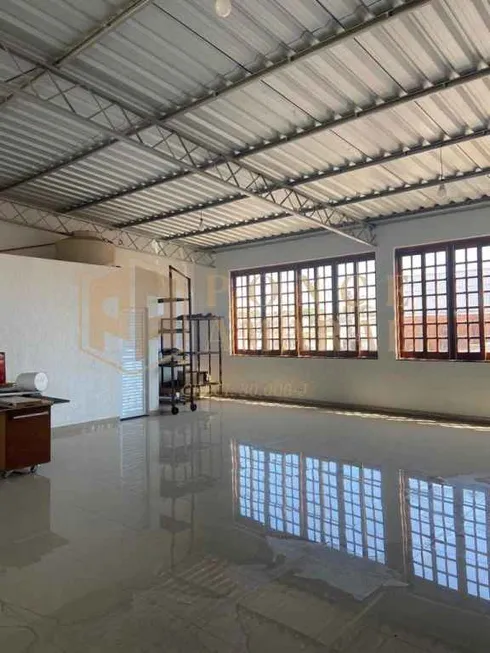 Foto 1 de Ponto Comercial para venda ou aluguel, 200m² em Vila Formosa, Bauru