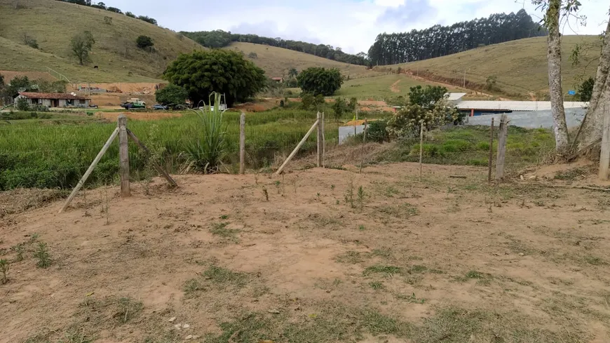 Foto 1 de Lote/Terreno à venda, 2000m² em Centro, Guararema