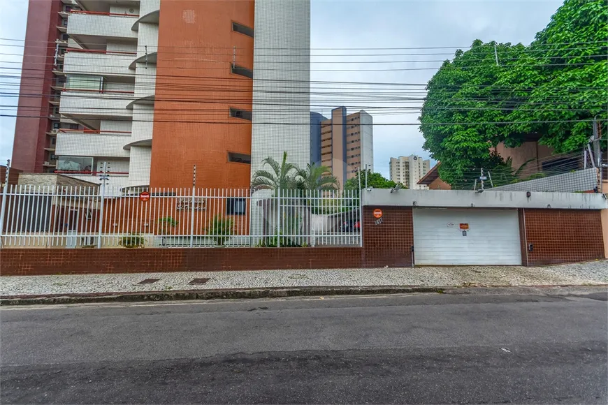 Foto 1 de Apartamento com 4 Quartos à venda, 212m² em Patriolino Ribeiro, Fortaleza