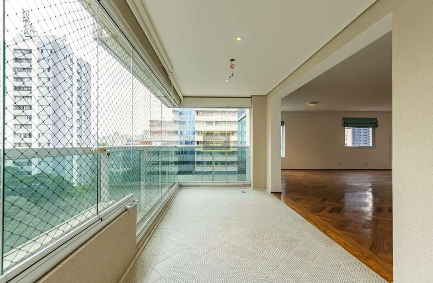 Foto 1 de Apartamento com 3 Quartos para alugar, 165m² em Vila Gertrudes, São Paulo
