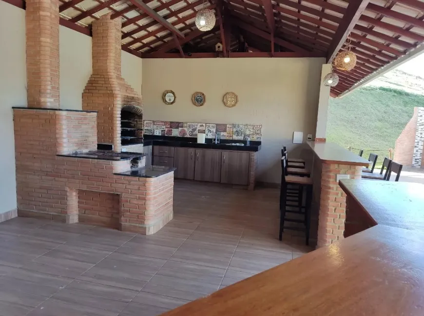Foto 1 de Casa com 3 Quartos à venda, 190m² em Vila Amaral, São Roque