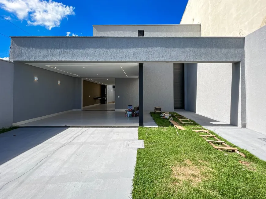 Foto 1 de Casa com 3 Quartos à venda, 206m² em Residencial Humaita, Goiânia