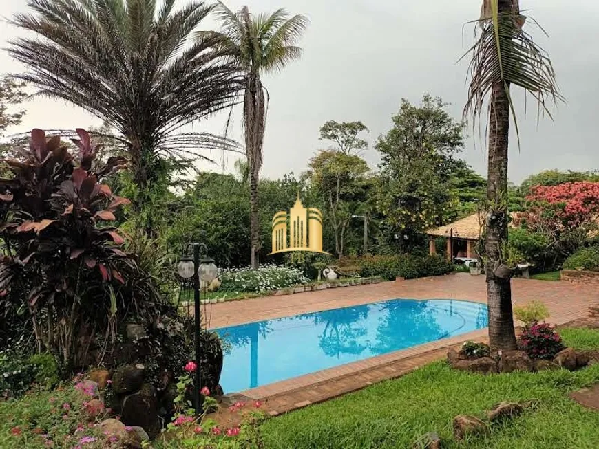 Foto 1 de Fazenda/Sítio com 5 Quartos à venda, 10000m² em Tupã, Contagem