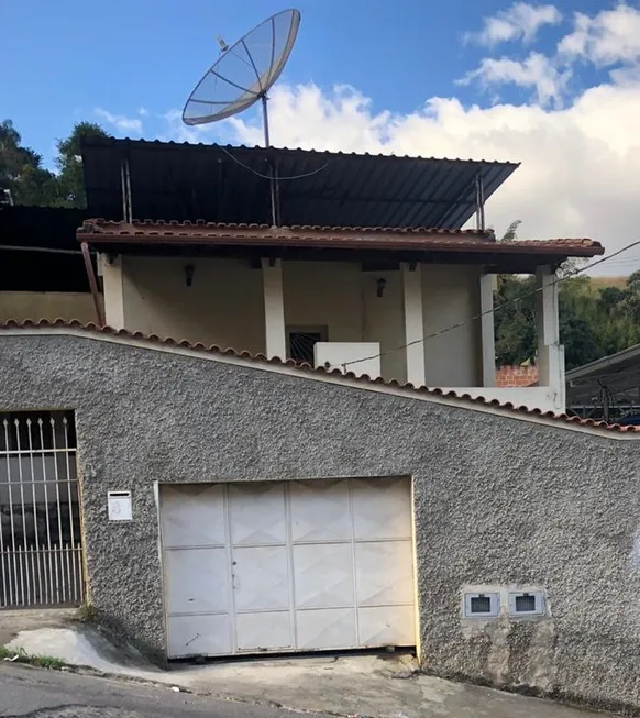 Foto 1 de Casa com 3 Quartos à venda, 250m² em Bandeirantes, Juiz de Fora