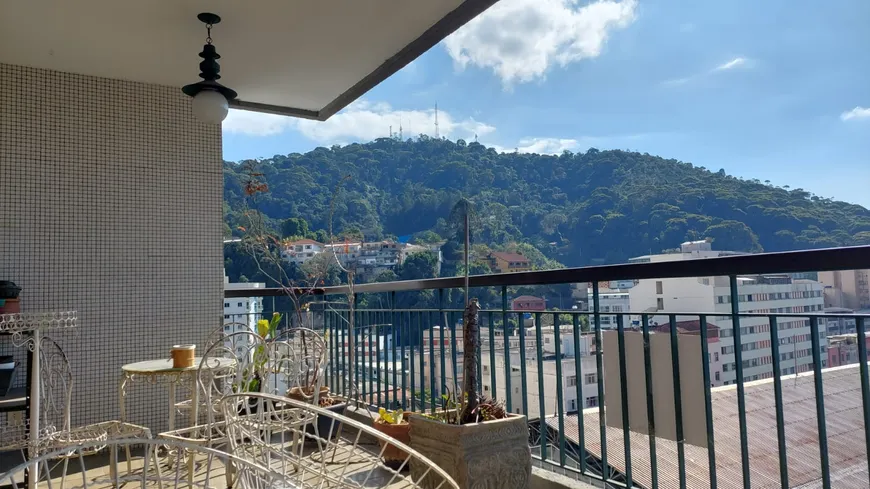 Foto 1 de Apartamento com 3 Quartos à venda, 186m² em Varzea, Teresópolis