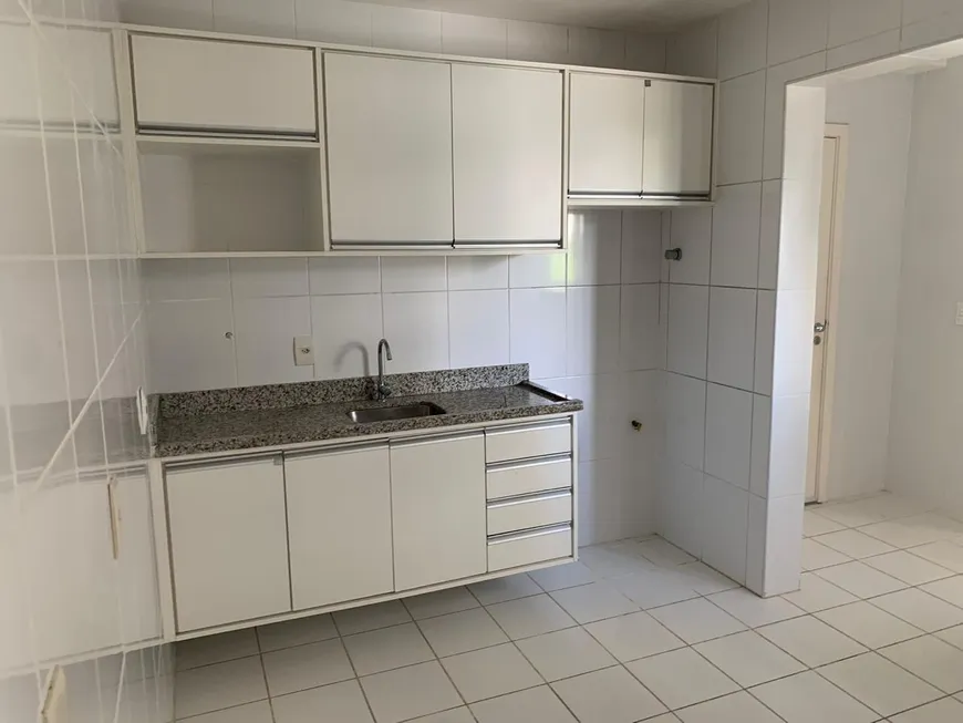 Foto 1 de Apartamento com 4 Quartos para alugar, 155m² em Patamares, Salvador