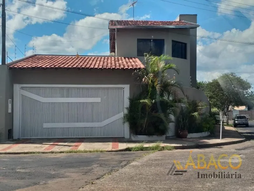 Foto 1 de Sobrado com 3 Quartos à venda, 160m² em Jardim Acapulco, São Carlos