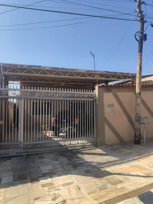 Foto 1 de Casa com 3 Quartos à venda, 170m² em Vila Calixto Abrão, Anápolis