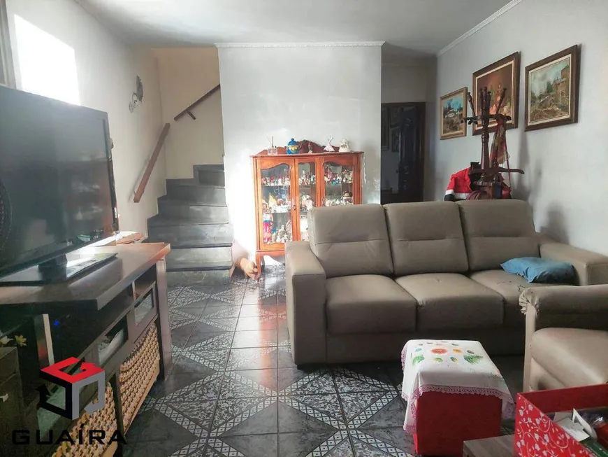 Foto 1 de Sobrado com 3 Quartos à venda, 158m² em Vila Scarpelli, Santo André