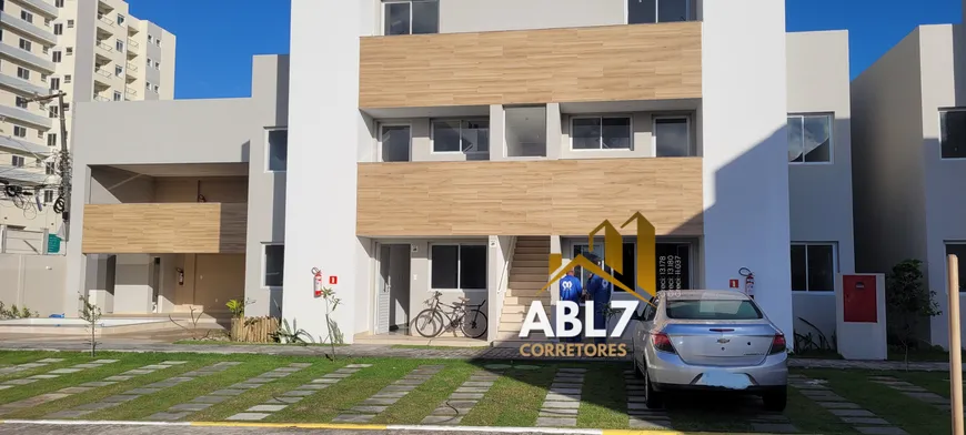 Foto 1 de Apartamento com 2 Quartos à venda, 71m² em Buraquinho, Lauro de Freitas