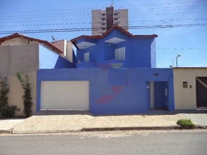 Foto 1 de Sobrado com 3 Quartos à venda, 178m² em Jardim América, Goiânia