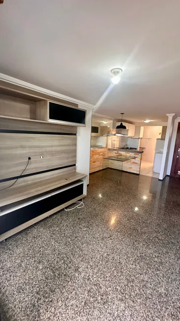 Foto 1 de Apartamento com 2 Quartos para alugar, 52m² em Petrópolis, Natal