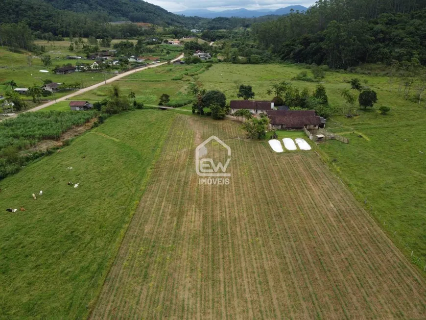 Foto 1 de Fazenda/Sítio com 3 Quartos à venda, 201m² em , Pomerode