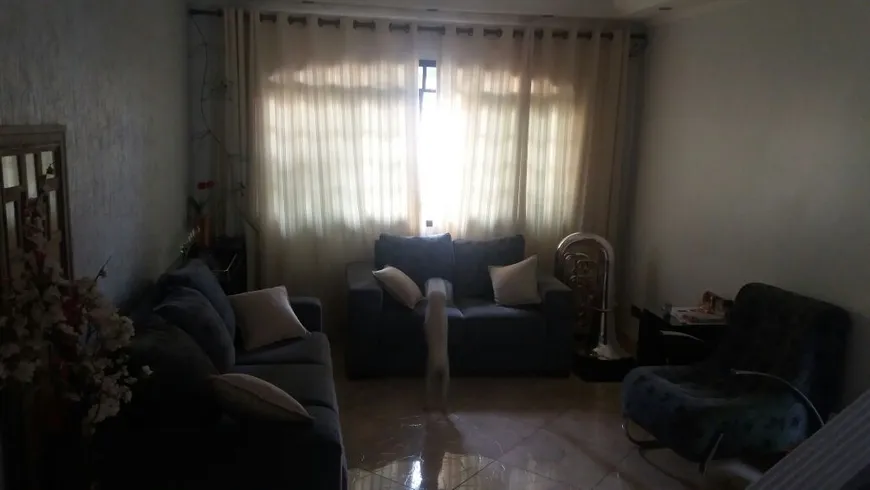 Foto 1 de Sobrado com 3 Quartos à venda, 219m² em Jardim Araguaia, Mauá