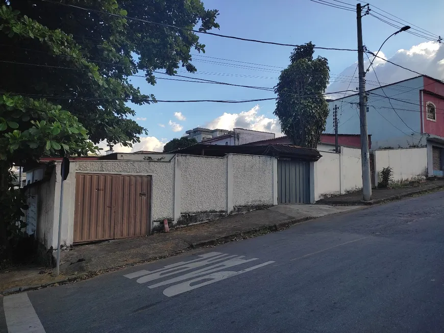 Foto 1 de Casa com 3 Quartos à venda, 205m² em Cardoso, Belo Horizonte