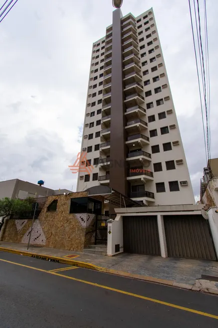 Foto 1 de Apartamento com 3 Quartos à venda, 157m² em Centro, Franca