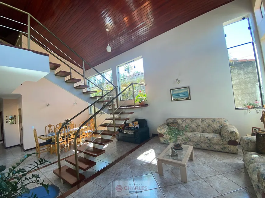 Foto 1 de Casa com 4 Quartos à venda, 325m² em Jardim Panorama, Mogi Mirim