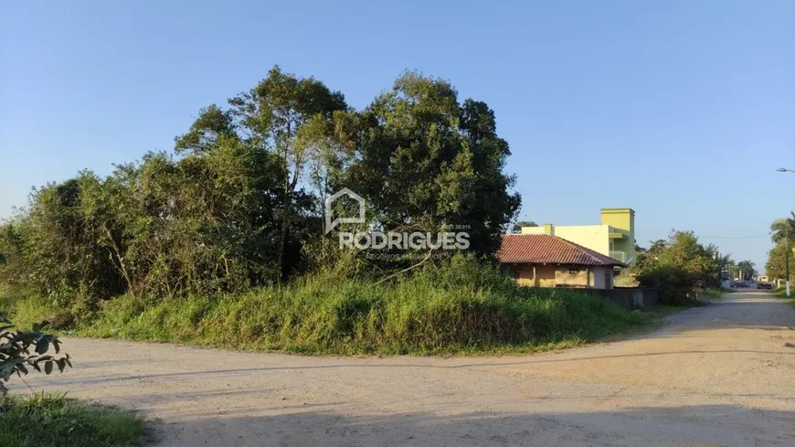 Foto 1 de Lote/Terreno à venda, 603m² em Itacolomi, Balneário Piçarras