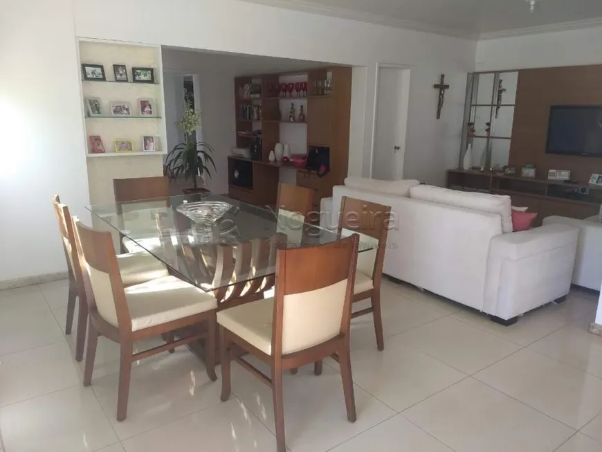 Foto 1 de Apartamento com 4 Quartos à venda, 235m² em Graças, Recife