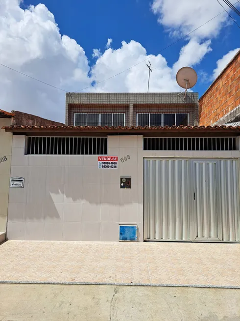 Foto 1 de Sobrado com 4 Quartos à venda, 100m² em Olavo Oliveira, Fortaleza
