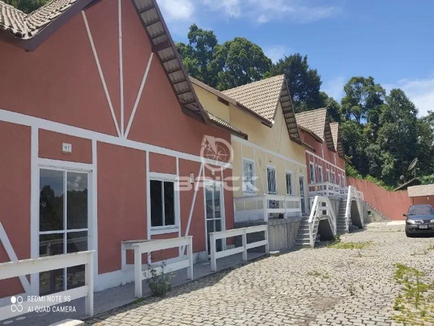 Foto 1 de Casa de Condomínio com 3 Quartos à venda, 179m² em Granja Guarani, Teresópolis