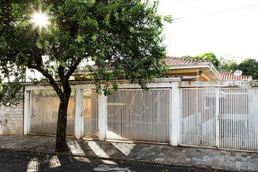 Foto 1 de Casa com 3 Quartos à venda, 253m² em Jardim Nova América, Araraquara