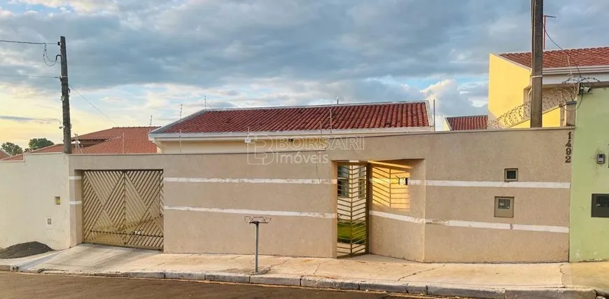 Foto 1 de Casa com 3 Quartos à venda, 182m² em Vila Yamada, Araraquara