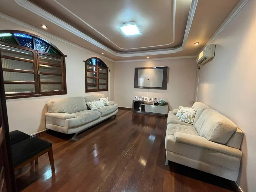 Foto 1 de Casa com 3 Quartos à venda, 393m² em Tirol, Belo Horizonte