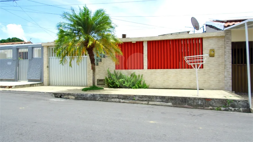 Foto 1 de Casa com 3 Quartos à venda, 135m² em Feitosa, Maceió