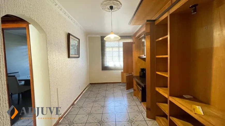 Foto 1 de Apartamento com 3 Quartos à venda, 63m² em Mosela, Petrópolis