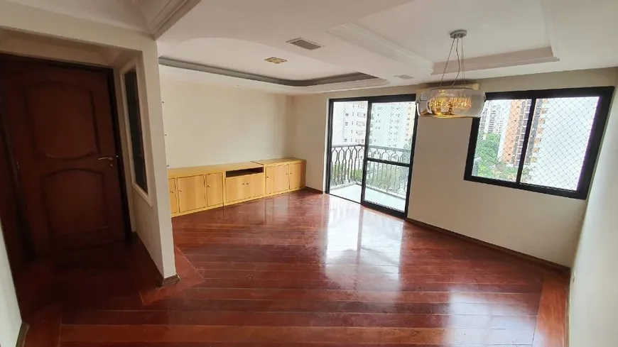 Foto 1 de Apartamento com 3 Quartos para venda ou aluguel, 95m² em Moema, São Paulo
