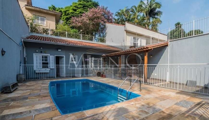 Casa na Rua Bernardino de Campos, Campo Belo em São Paulo