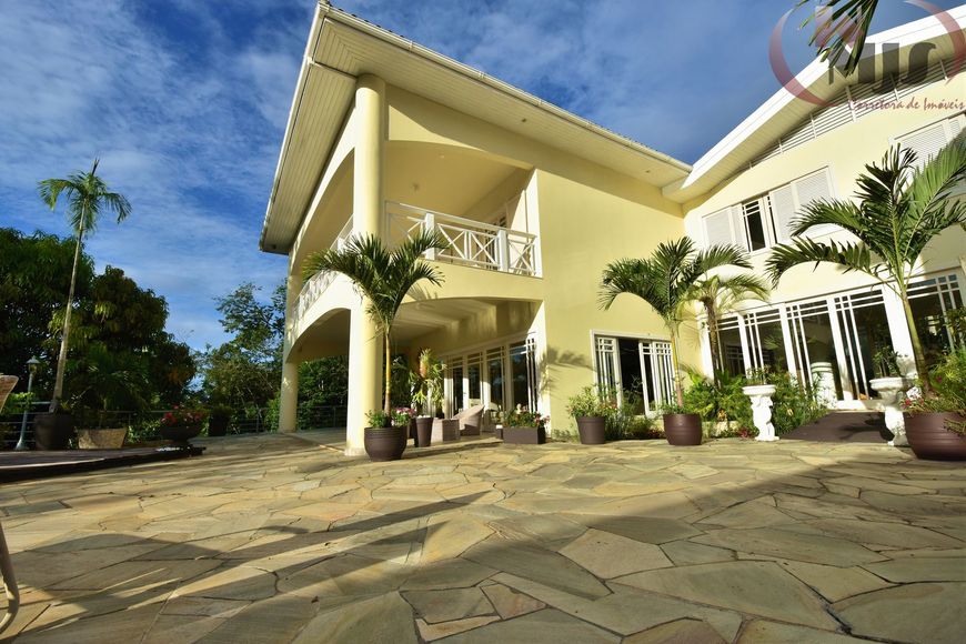 Casa na Avenida Santos Dumont, 45, Parque Encontro das Aguas em Lauro de Freitas, por R 12.000.
