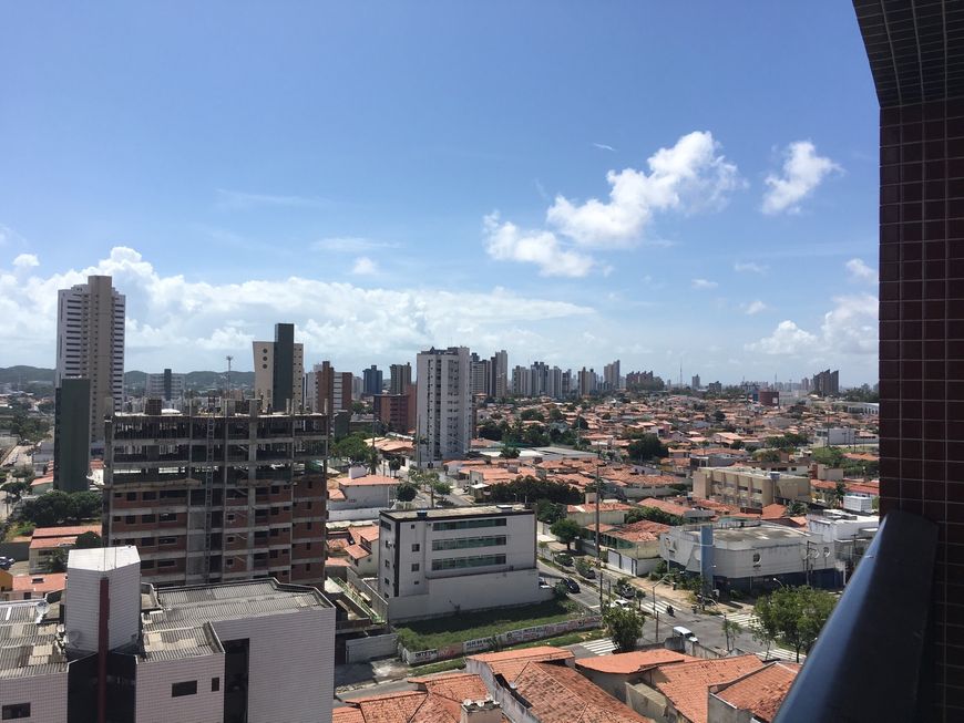 Apartamento na Rua Anísio de Souza, 2600, Candelária em Natal, por R