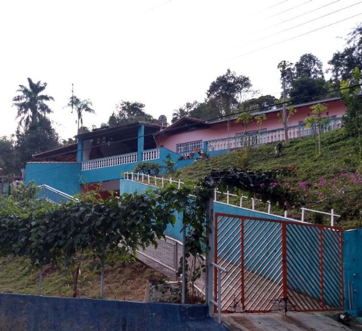 Casa de Condomínio na Alameda dos Pinheiros, Rio Abaixo em Mairiporã